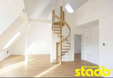 TRAUMHAFTE DACHWOHNUNG MIT GALERIEZIMMER *** MODERNES WOHNEN IN CITY-LAGE!