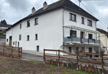 Wohnhaus in Höhenlage Bergdorf Berglicht