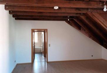 Von privat: 2 Zi.-Wohnung in Frankenthal-Nord inkl. PKW-Stellplatz und Loggia