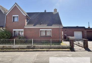 ANFRAGESTOPP!! DHH mit zwei WE auf Erbbaurecht in Lübeck- St. Lorenz Nord - Sanierungsbedürftig