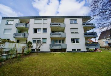 Großzügige 4-Zimmer Wohnung mit Balkon und Einzelgarage (Whg. 9)