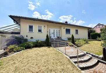Gepflegter Bungalow mit Gartenidylle – großzügiges Wohnen in Herzogenaurach-Haundorf