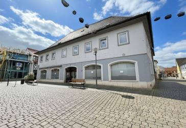Vollvermietetes Wohn- und Geschäftshaus in 1A-Innenstadtlage - Bruttorendite von ca. 7,5 %