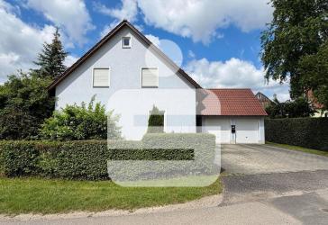 Kurze Wege in Stadt und Natur garantiert - inklusive Mietertrag! ZFH in Amberg-Karmensölden