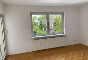 Stilvolle 4-Zimmer-Eigentumswohnung mit Balkon, Carport und modernisierter Ausstattung