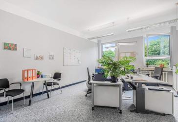 Flexibles Büro- und Praxisgebäude im Zentrum von Itzehoe - modernisiert und vielseitig nutzbar