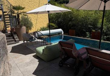 Stilvolles Wohnen mit mediterranem Flair und traumhaftem Naturgarten