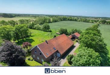 Großzügiges Bauernhaus mit Stallungen und Nebengebäude auf 8.299 m² Grundstück