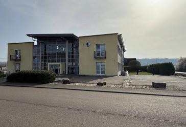 All Inclusive Büroflächen 25-50m² je Büro einzeln, mehrere oder als Office Center mietbar; Monaiser Str. 27 Nachbargrundstück zukünftiger Globusmarkt