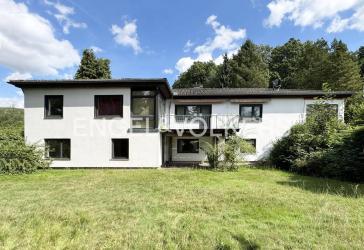 Vielseitiges Doppelhaus-Ensemble in idyllischer Lage!