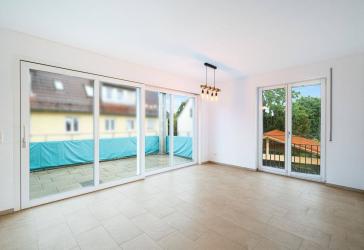 Zentral! Junge, barrierearme 3,5-Zimmer-Eigentumswohnung mit Sonnenbalkon