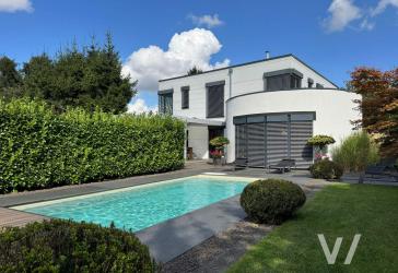 Luxus trifft Privatsphäre! Hochkarätiges Einfamilienhaus in unmittelbarer Nähe von Saarbrücken