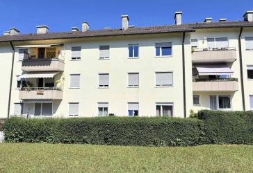 Gepflegte 3-Zimmer-Wohnung mit Balkon, Keller & Stellplatz - zentral in Freilassing