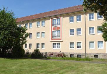 Erstbezug nach Komplettsanierung, 3-Raum-Wohnung mit Wanne