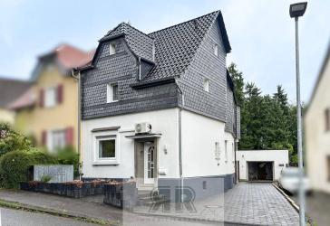 Einziehen und nach eigenen Wünschen gestalten - Doppelhaushälfte mit 4 Zimmern und Garten