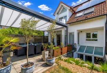 Ihr neues Zuhause: Modernisiertes Einfamilienhaus mit Blick auf die Weinberge