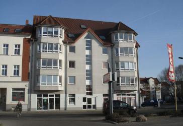 Moderne, helle 2-Zi. Whg. mit großem Glaserker