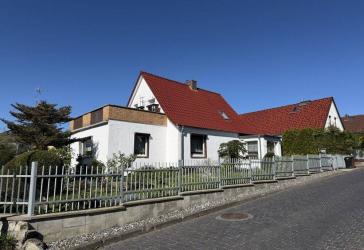 6-Zimmer-Traumhaus mit Wintergarten & Sommerküche!