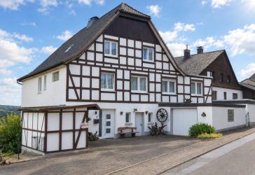Mehrfamilienhaus mit Südlage und traumhaftem Ausblick