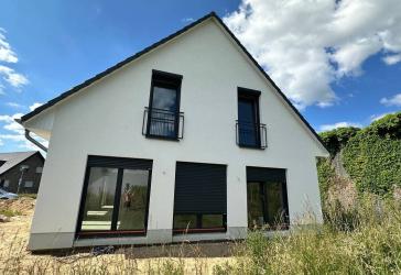 Freistehendes Einfamilienhaus ( Massivbau)