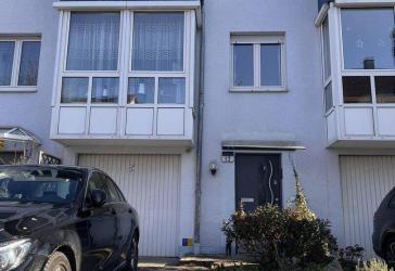 Modernes Familien-Reihenhaus in ruhiger Lage von Regensburg-Burgweinting