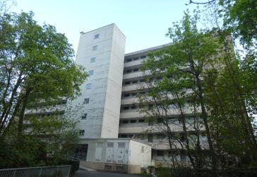 Modernisiert und einzugbereit - attraktive Wohnung mit Balkon und Tageslichtbad!