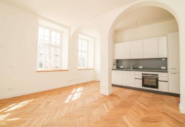 Besondere 2-Zimmer-Wohnung im Jugendstil