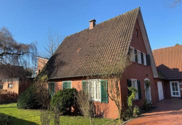 Wohnhaus mit separatem Büro-/Apartmentgebäude in Papenburg Untenende