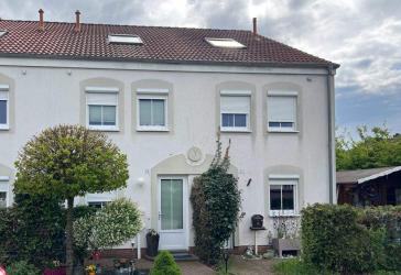 Reihenhaus mit Terrasse und Garten - nur Zwangsversteigerung - keine Käuferprovision