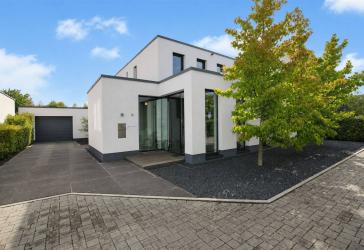 Modernes freistehendes EFH ca. 266 m² mit Garage, 2 Stellplätzen & Büroeinheit in Köln-Widdersdorf