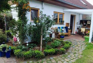 Doppelhaushälfte in Großgoltern