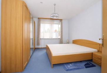 140 m² zum Gestalten - Reihenendhaus mit Balkon und Garten