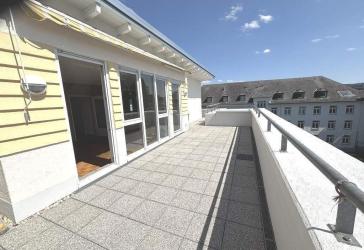 4 Zimmer-Penthouse mit 2,70 m Deckenhöhe und Dachterrasse