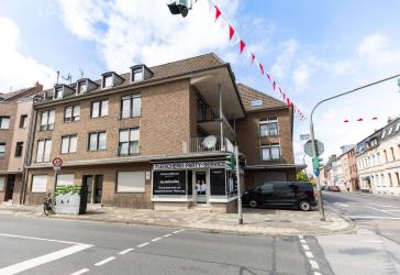Ca. 168 m² Gewerbefläche: Verkaufsraum, Produktionsbereich und abgetrennter 2-Zimmer-Wohnung