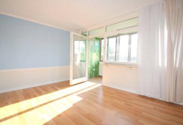 Schön geschnittene 3-Zimmer-Wohnung mit Wintergarten