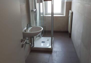Große, neu renovierte Wohnung