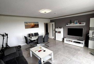 Sanierte 2-Zimmer Wohnung mit Balkon und atemberabendem Ausblick zur Kapitalanlage oder selbstbezug