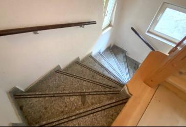 Charmantes Mehrfamilienhaus mit vier separaten Wohneinheiten - ideal für Kapitalanleger!