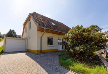 Energieeffizientes A+ Einfamilienhaus in idyllischer Lage - bezugsbereit & familienfreundlich