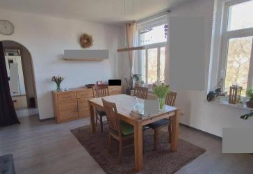 Objekt-Nr.: 2826 - schöne vermietete 4-Zimmer-ETW mit 2 Bädern, Balkon in saniertem Denkmalschutzobjekt in Plauen