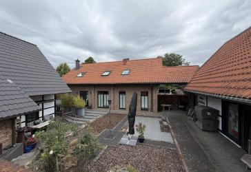 Außergewöhnliche Hofanlage mit drei Wohngebäuden