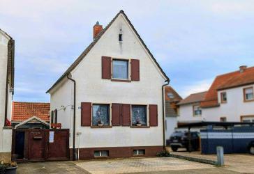 Hofhaus mit großem Grundstück und Potenzial
