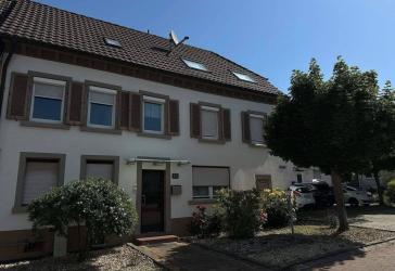 Liebevoll saniertes Stadthaus in sehr ruhiger Lage