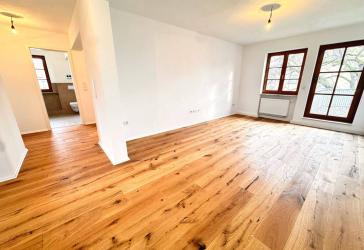Provisionsfrei - Renovierte 3 Zimmer Wohnung mit Terrasse und Stellplatz in Heßdorf