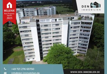 Modernisierte 3-Zimmer-Wohnung mit Aufzug, Loggia, Stellplatz und Weitblick ins Grüne