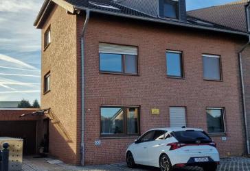 Niederbardenberg! Bezugsfreie 3- Zimmerwohnung mit Balkon und eigenem Garten