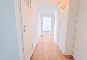 Gut geschnittene 3-Zimmer-Wohnung mit Loggia