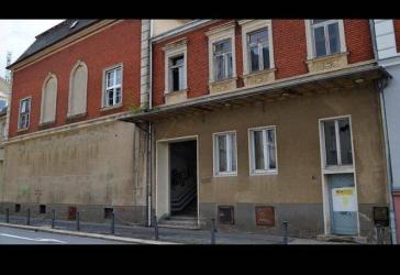 Sehr geehrtes Immobilienunternehmen, ich möchte Ihnen eine besondere Immobilie in Bischofswerda (Postleitzahl 01877)