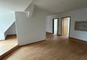 Familienfreundliche 4,5-Zimmer-Wohnung mit großzügigem Garten