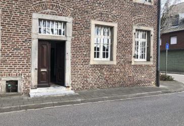 Zwei Büroflächen (45m^2 und 100m^2) und Lagerfläche zu vermieten